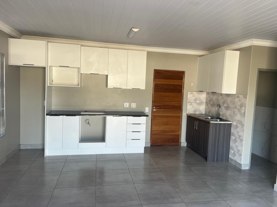 To Let 3 Bedroom Property for Rent in Ellaton North West